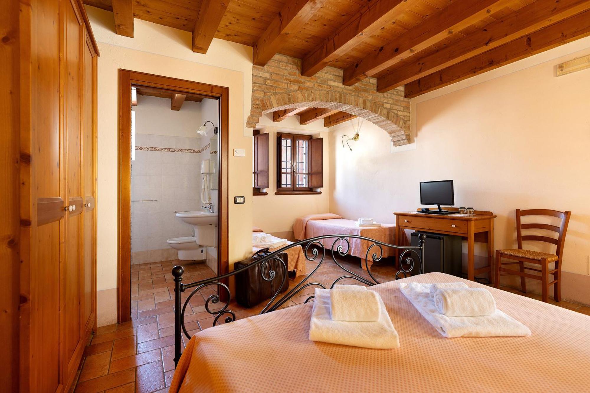 New Agriturismo Corte Olfino 蒙赞巴诺 外观 照片
