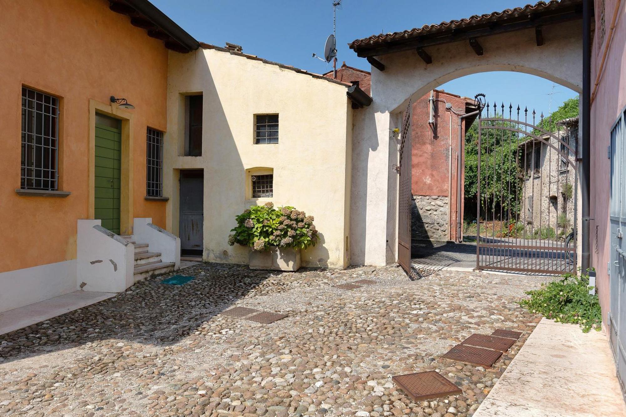 New Agriturismo Corte Olfino 蒙赞巴诺 外观 照片