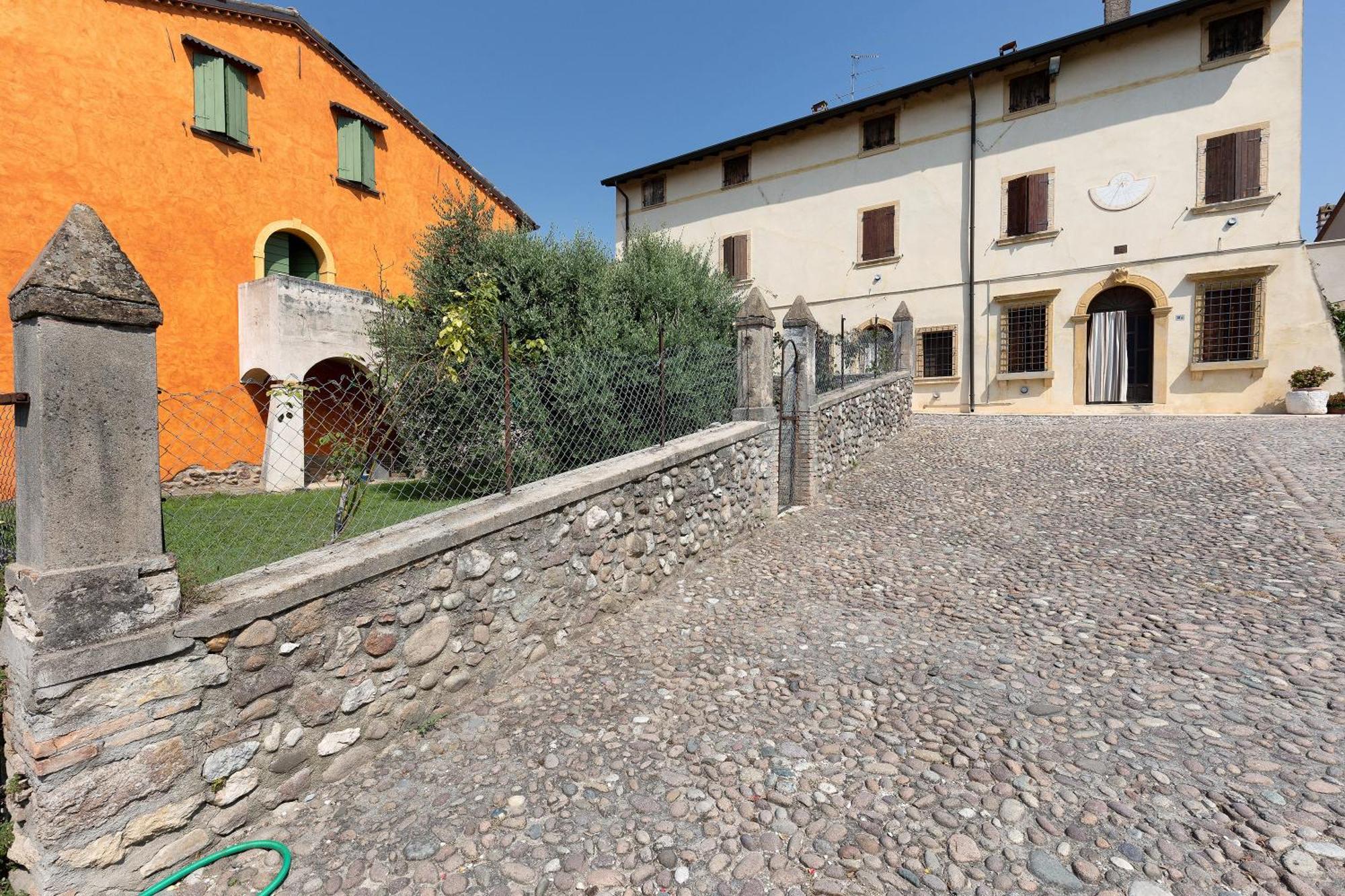 New Agriturismo Corte Olfino 蒙赞巴诺 外观 照片