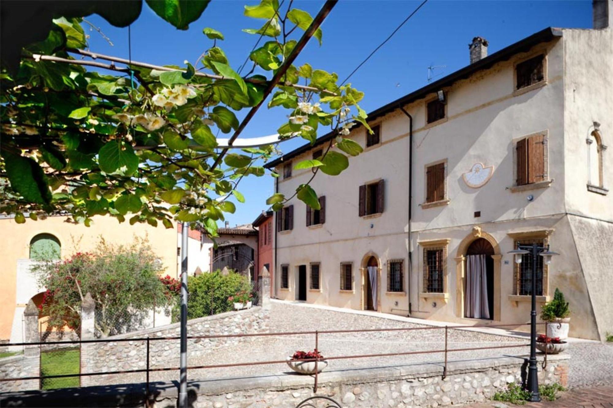 New Agriturismo Corte Olfino 蒙赞巴诺 外观 照片