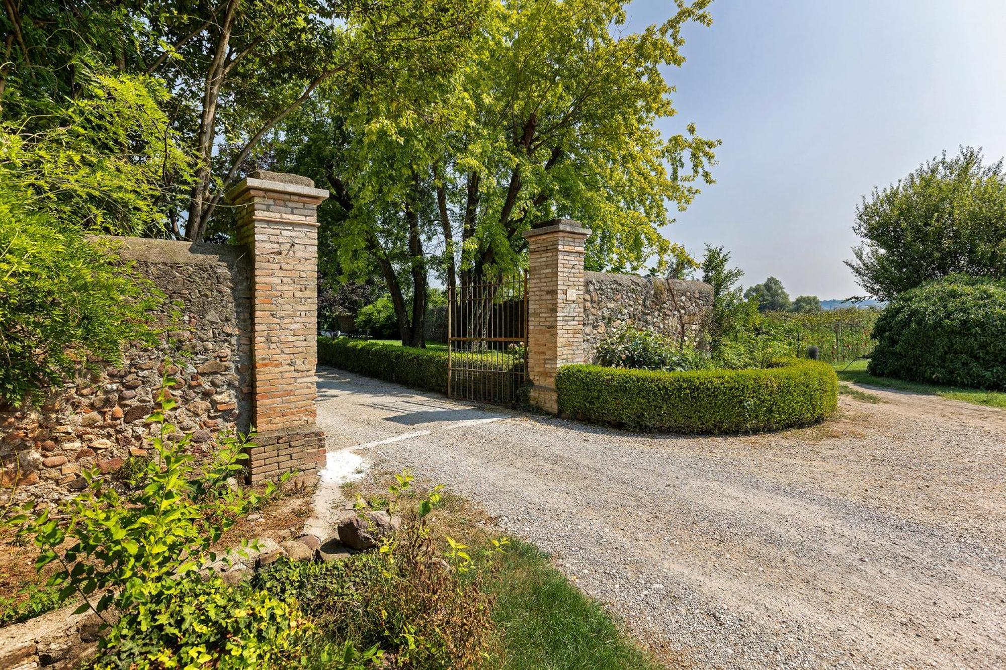 New Agriturismo Corte Olfino 蒙赞巴诺 外观 照片