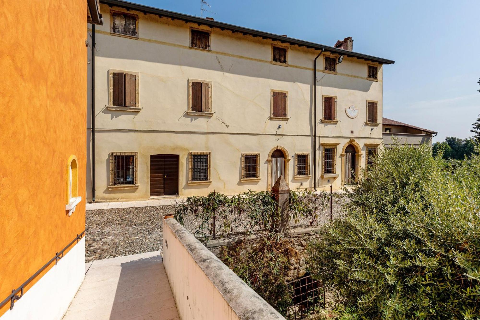 New Agriturismo Corte Olfino 蒙赞巴诺 外观 照片