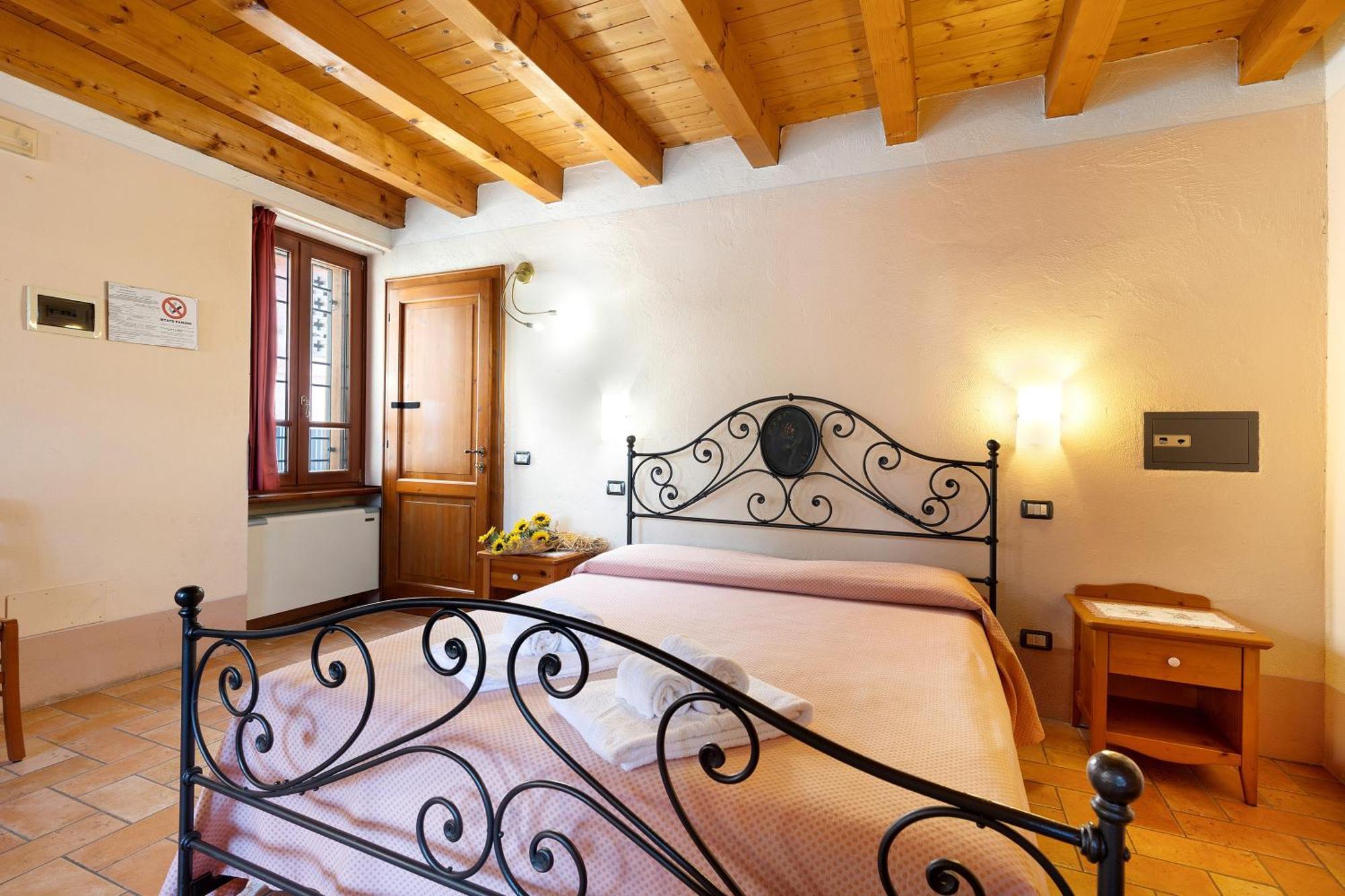 New Agriturismo Corte Olfino 蒙赞巴诺 外观 照片