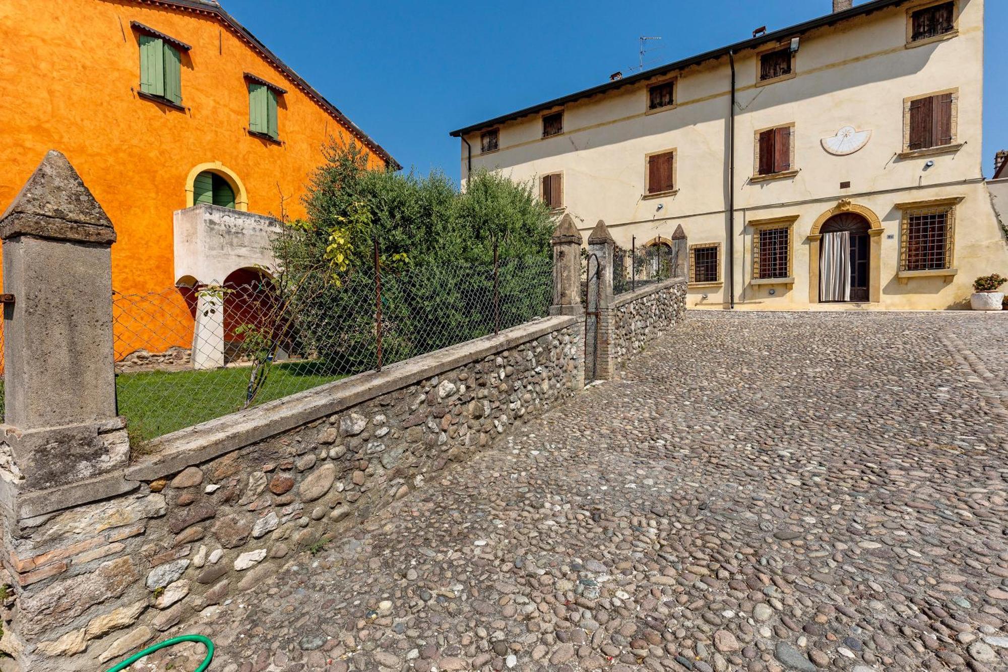 New Agriturismo Corte Olfino 蒙赞巴诺 外观 照片