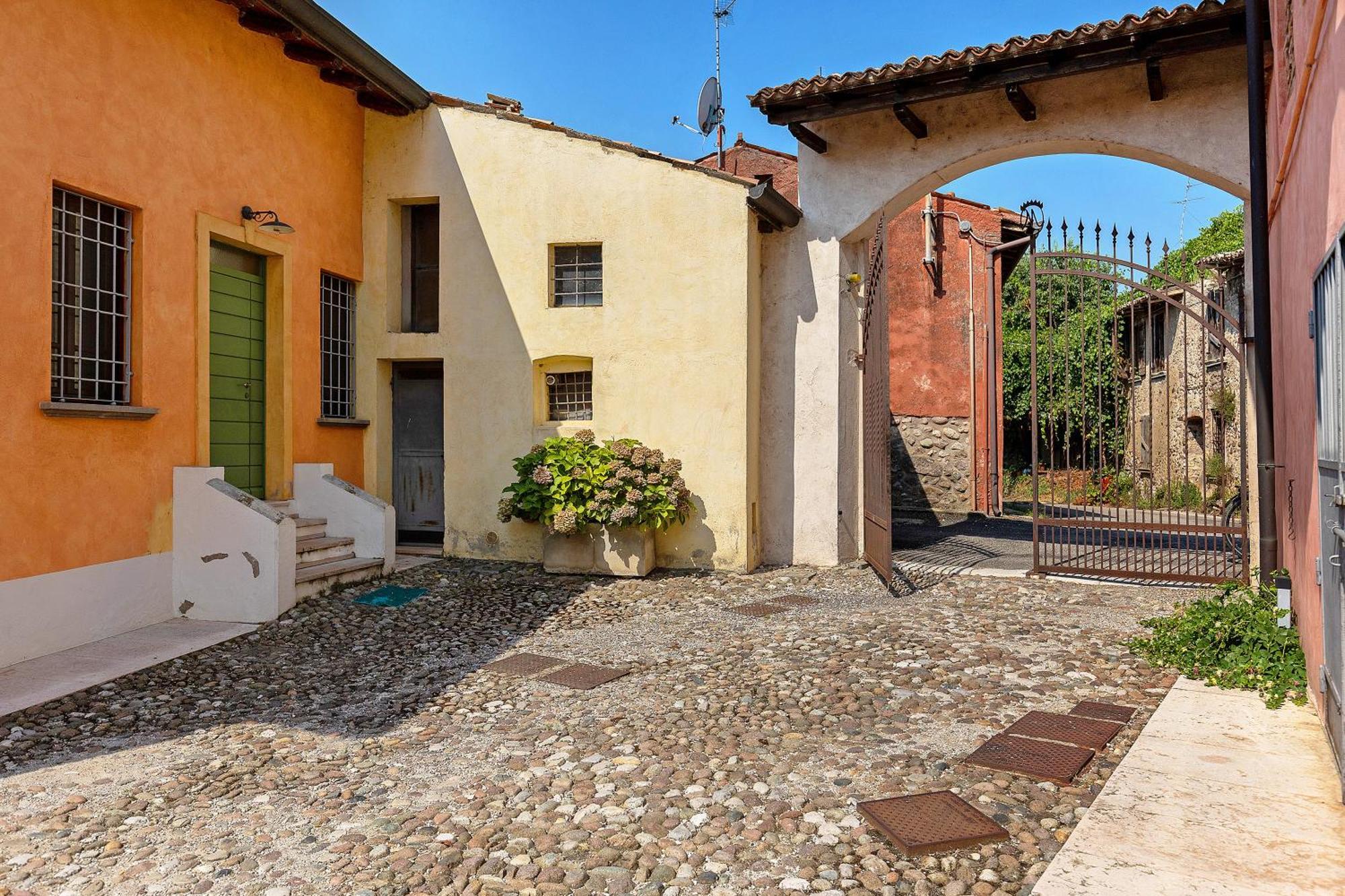 New Agriturismo Corte Olfino 蒙赞巴诺 外观 照片